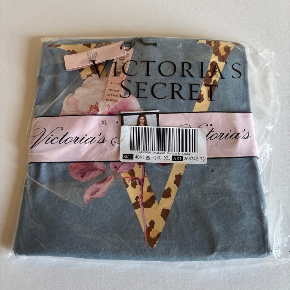 Victoria's Secret sleepwear - Picture 4 of 4